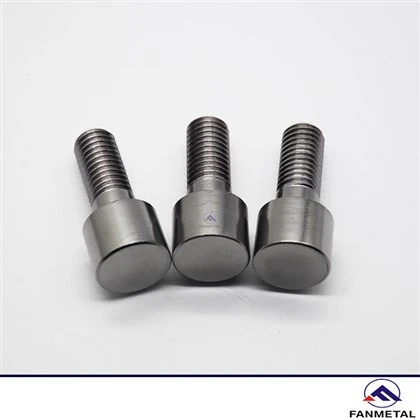 Tantaalimetallipultit